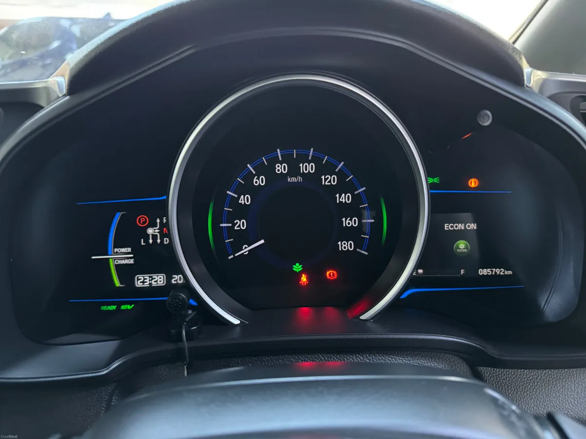 Honda Fit 2015 - Image 6
