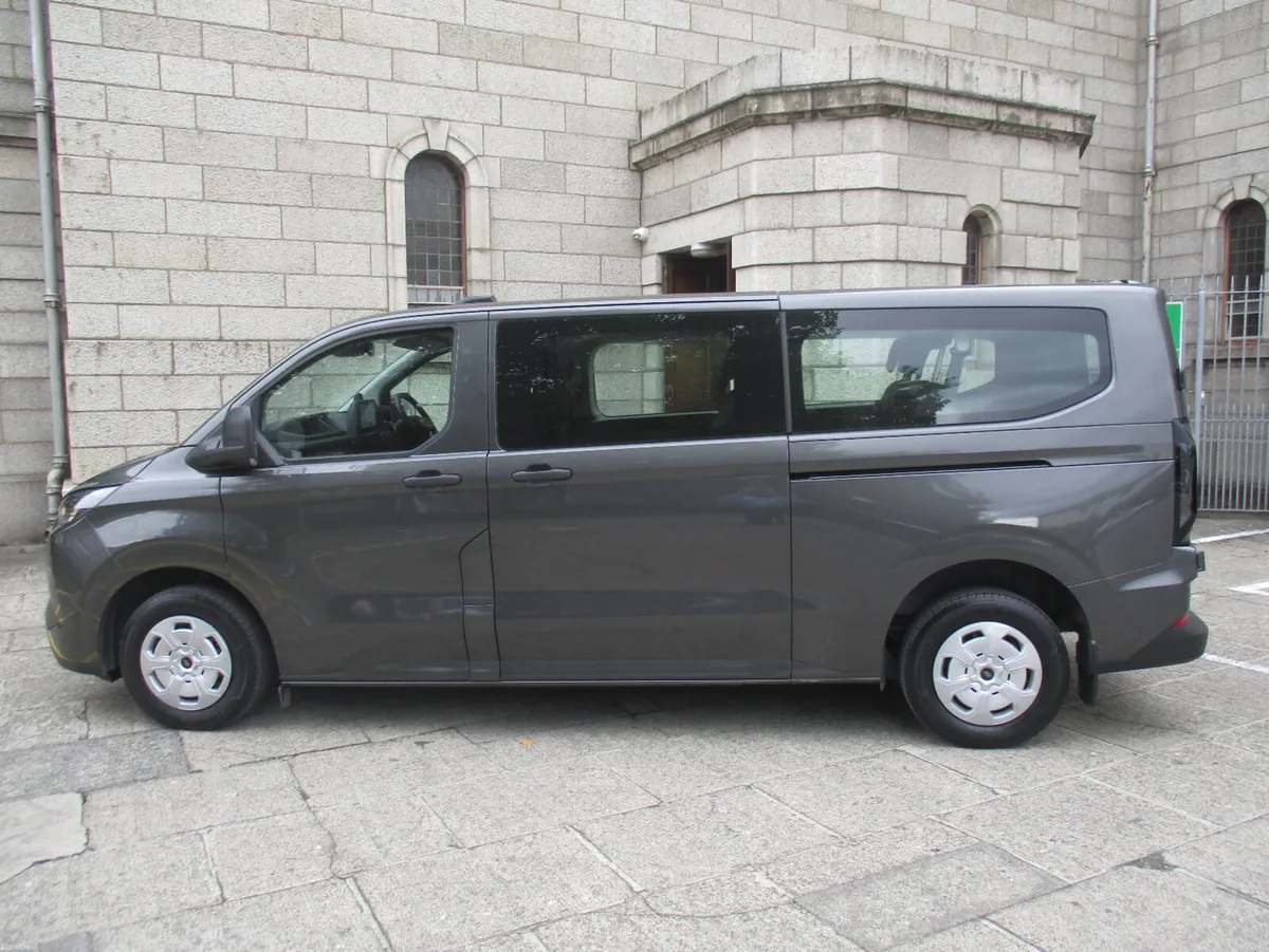 2026 FORD TRANSIT KOMBI 2.5 PHEV 9 SEATER - Image 4