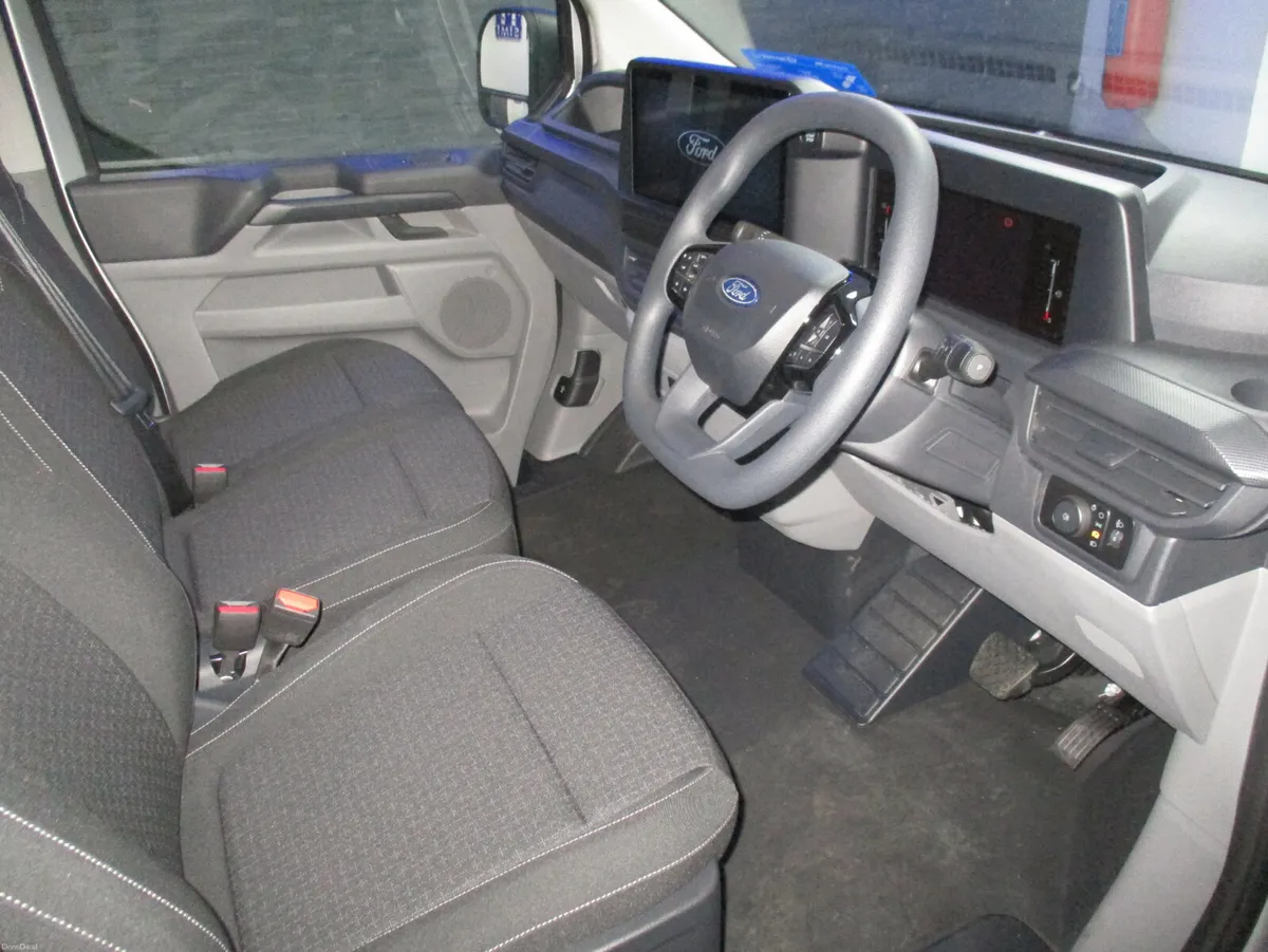 2026 FORD TRANSIT KOMBI 2.5 PHEV 9 SEATER - Image 5
