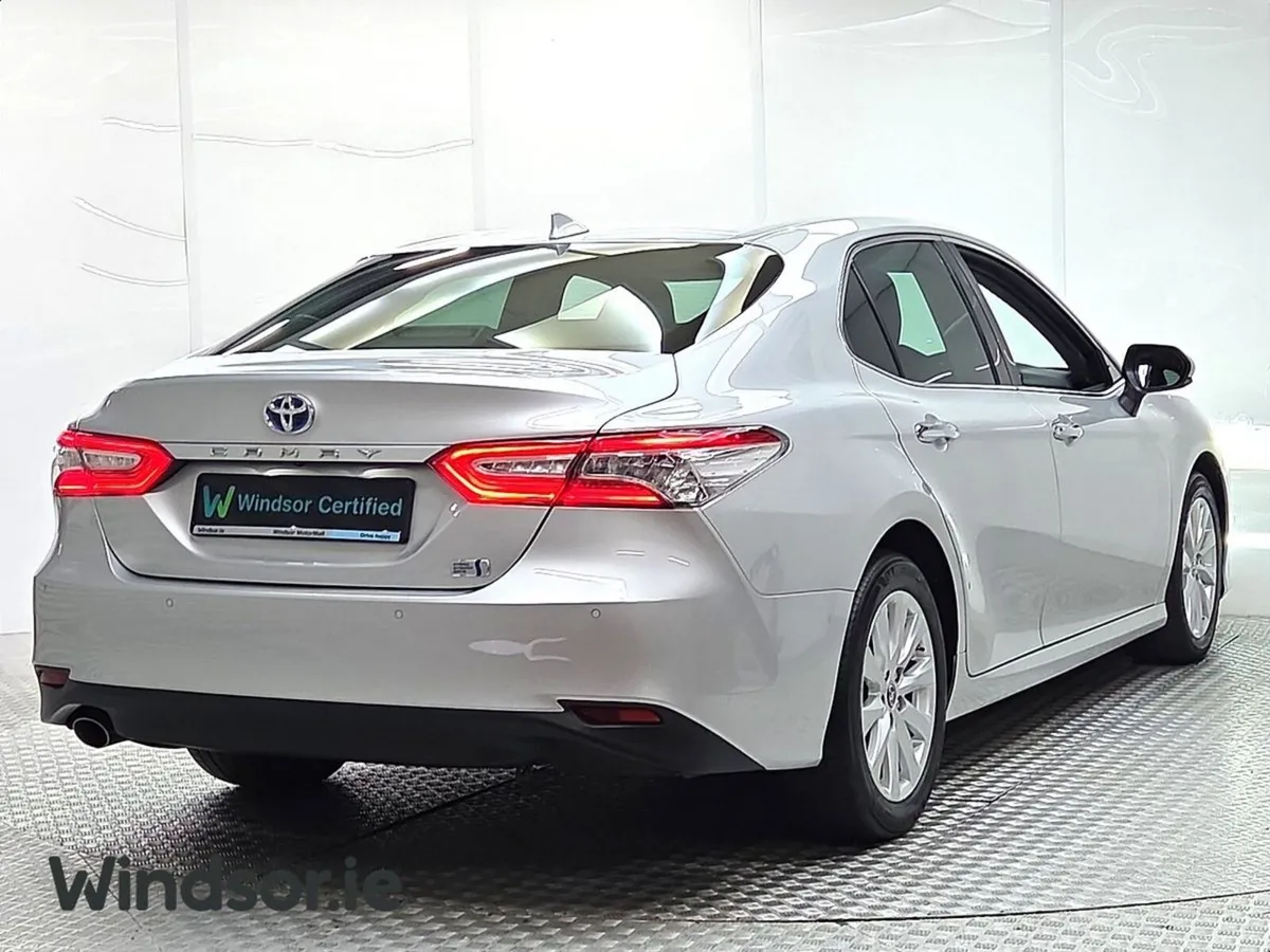 Toyota Camry Hybrid G - Image 2