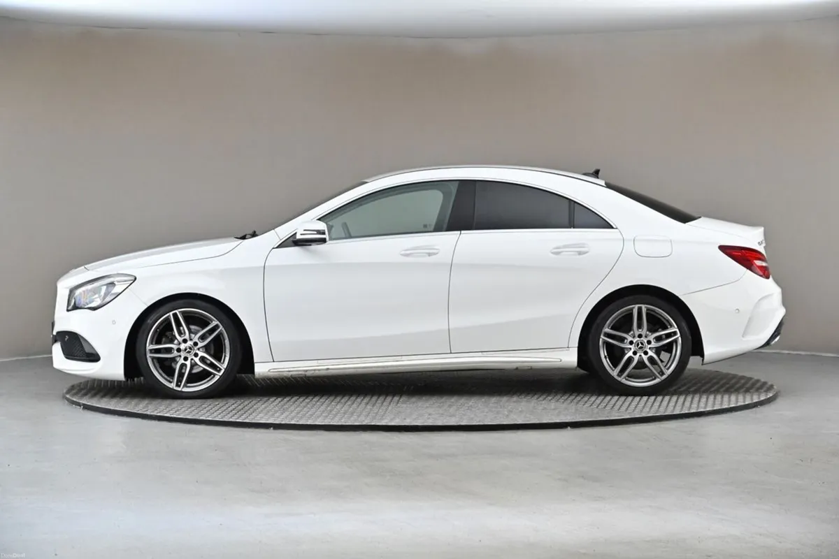 Mercedes-Benz CLA CLA 180 4DR COUPE **HALF LEATHER - Image 5