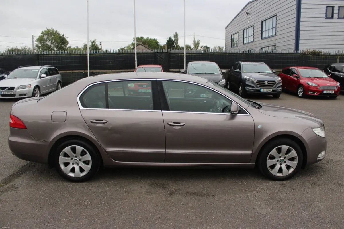 Skoda Superb 1.6 TDI CR 105hp AMBITION GL - TENDER - Image 3