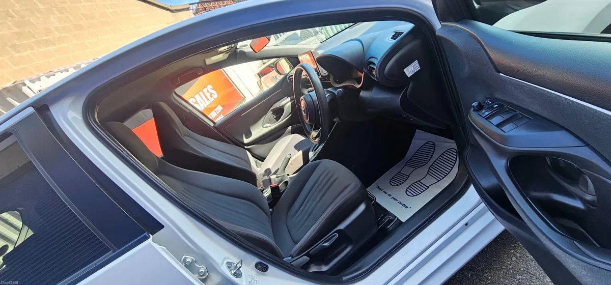 Toyota Yaris Automatic AA Approved - Image 5