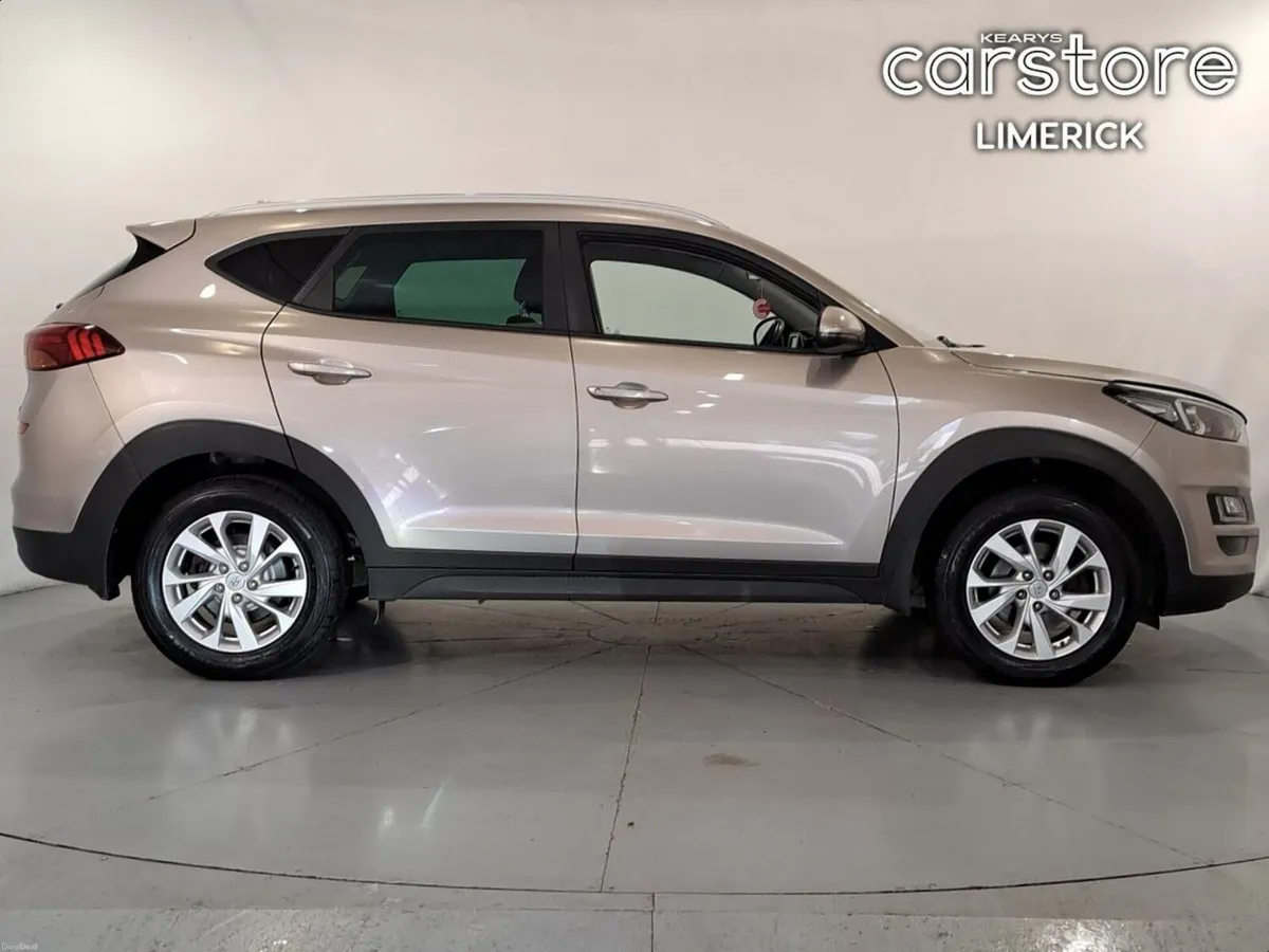 Hyundai Tucson 2WD Executive Petrol - Image 2