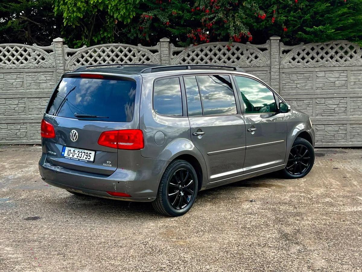 Vw touran 1.6 diesel Bluemotion 2010 - Image 4