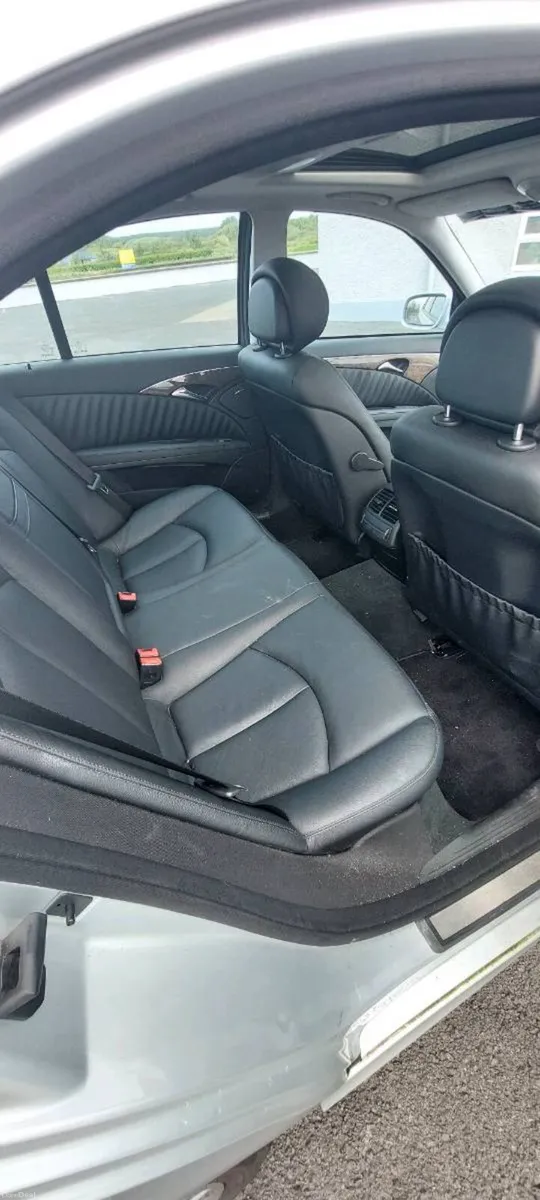 Mercedes Eclass avant-garde 280 2008 - Image 2
