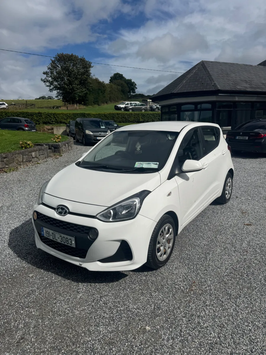 Hyundai i10 2019 very low km - Image 1