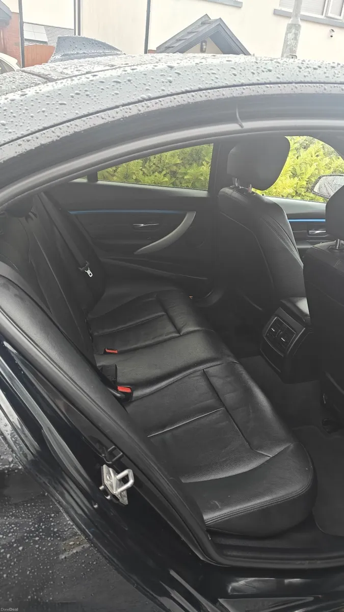 BMW 3-Series 2017 - Image 2