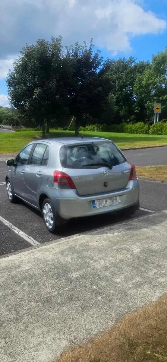 Toyota yaris mint condition - Image 3