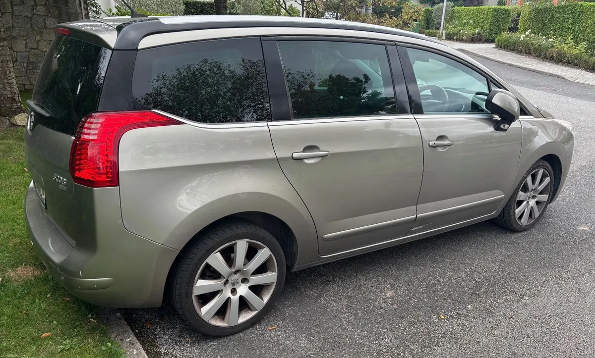 Peugeot 5008 2012 - Image 5