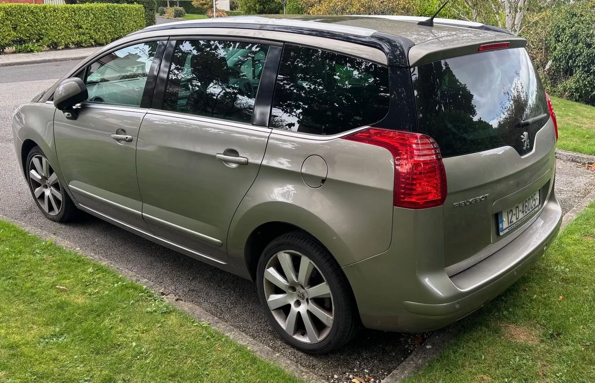 Peugeot 5008 2012 - Image 4
