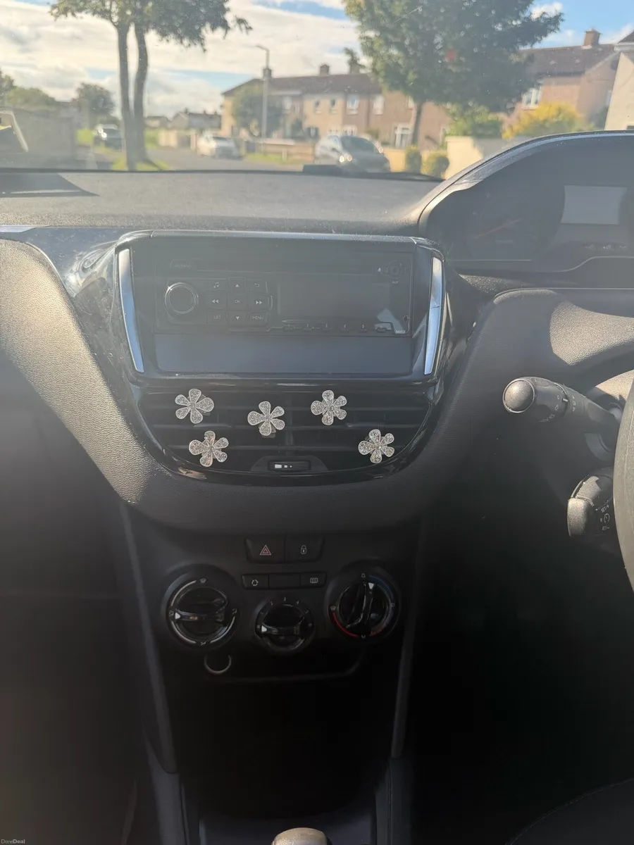 Peugot 208 - Image 6