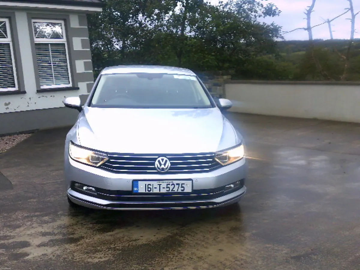 Volkswagen Passat 2016 - Image 2