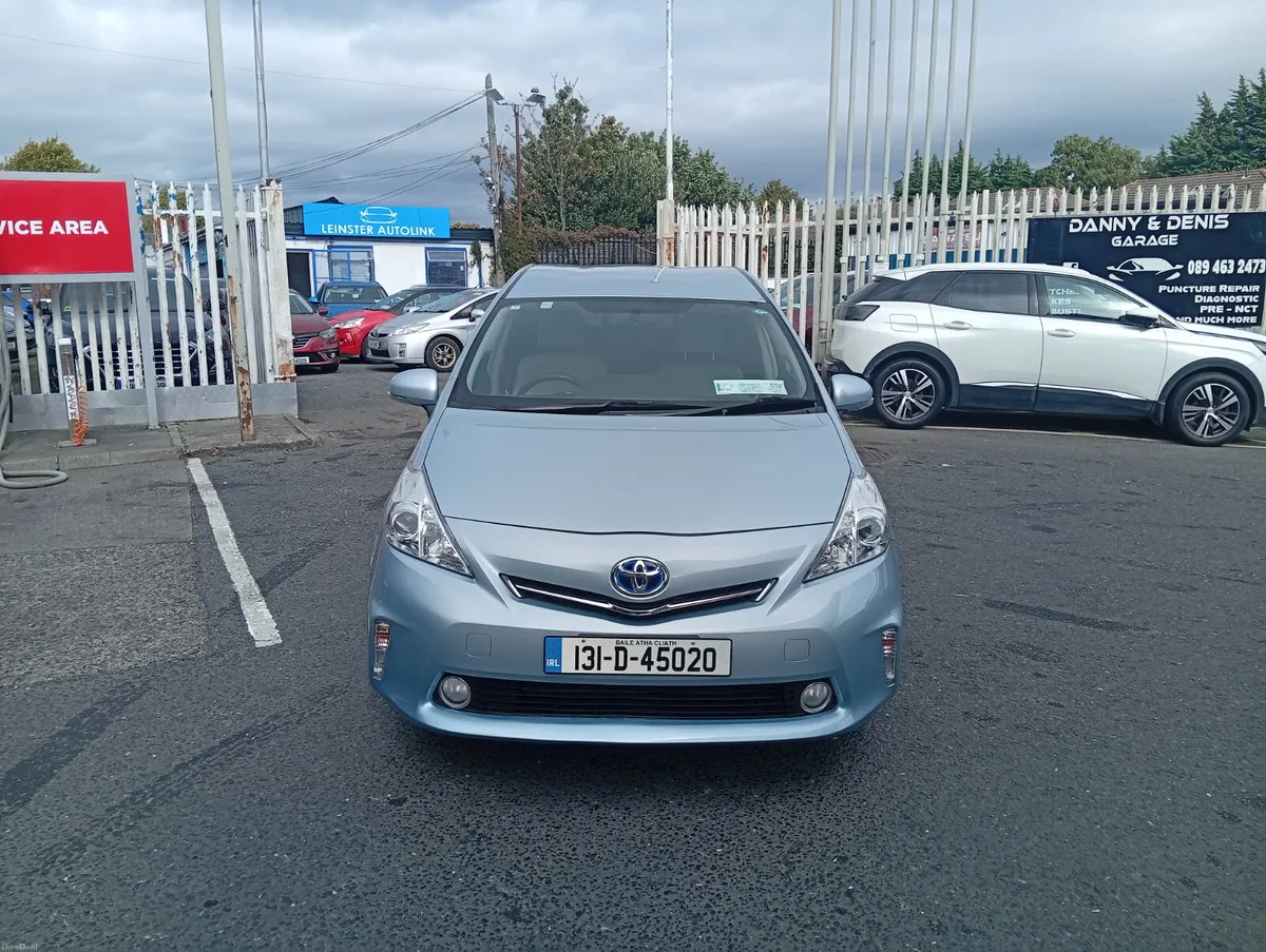 2013 Toyota Prius 7 seater only 51,000 kms - Image 2