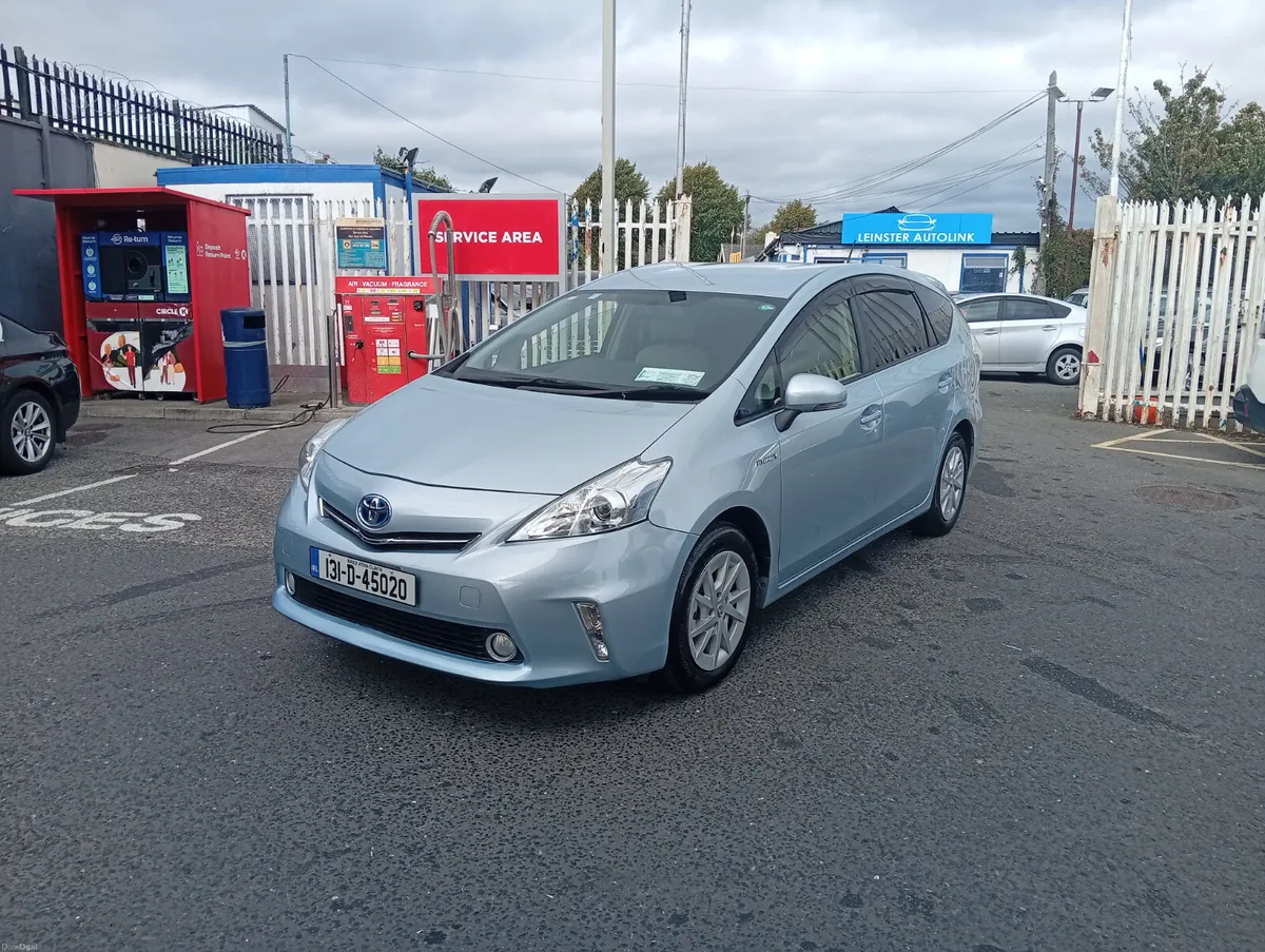 2013 Toyota Prius 7 seater only 51,000 kms - Image 3