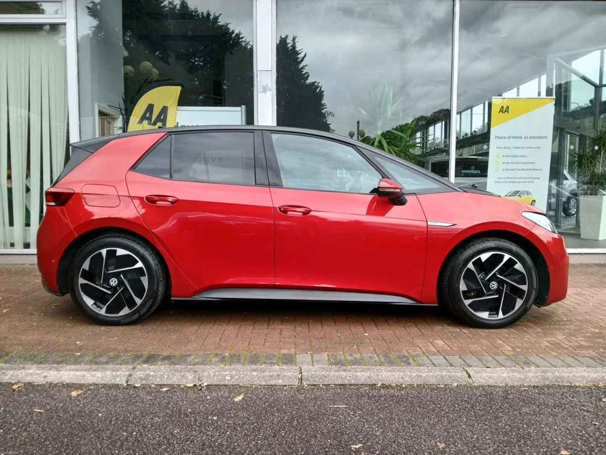 Volkswagen ID.3 Life  DX  204HP 58kWh, Kings Red, - Image 3