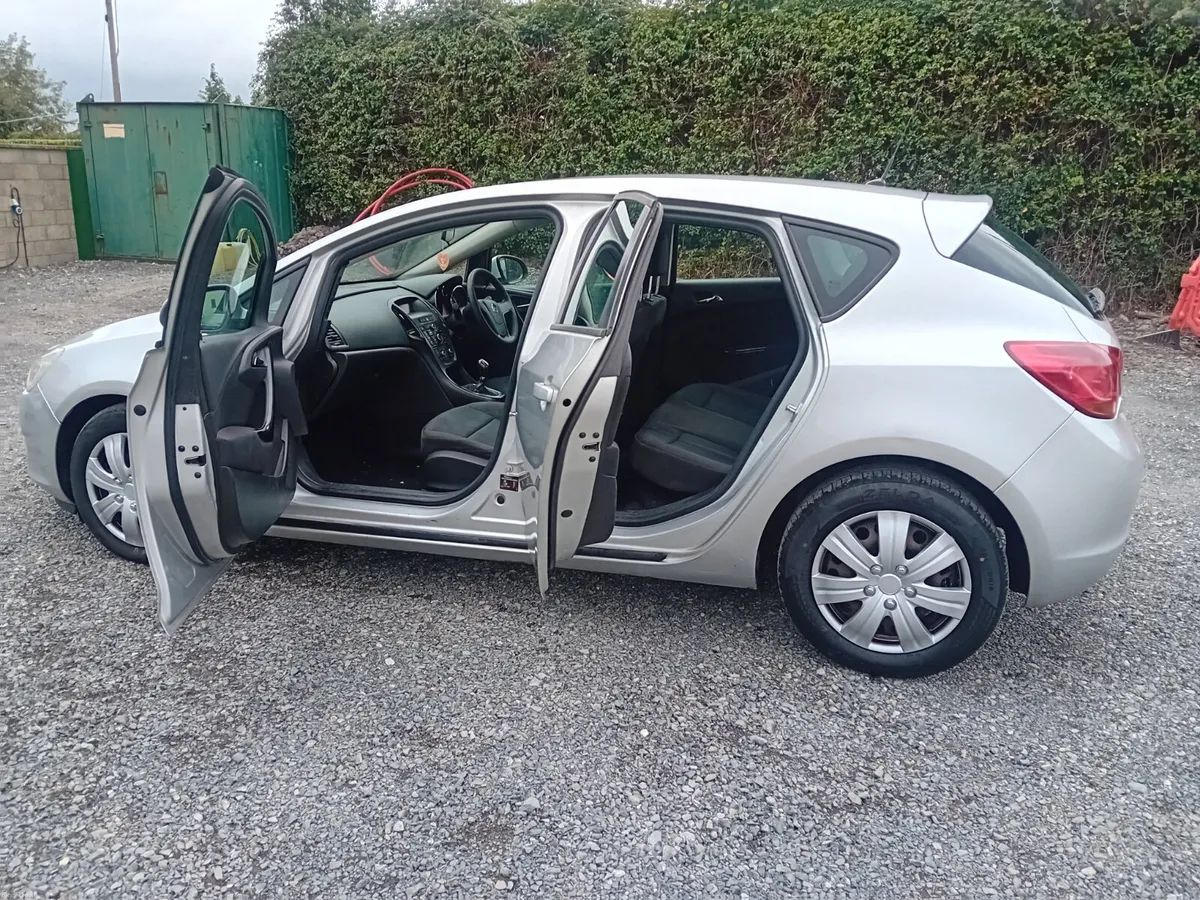 2011 OPEL ASTRA 1.3 CDTI 5 DOOR H/B €750. - Image 5