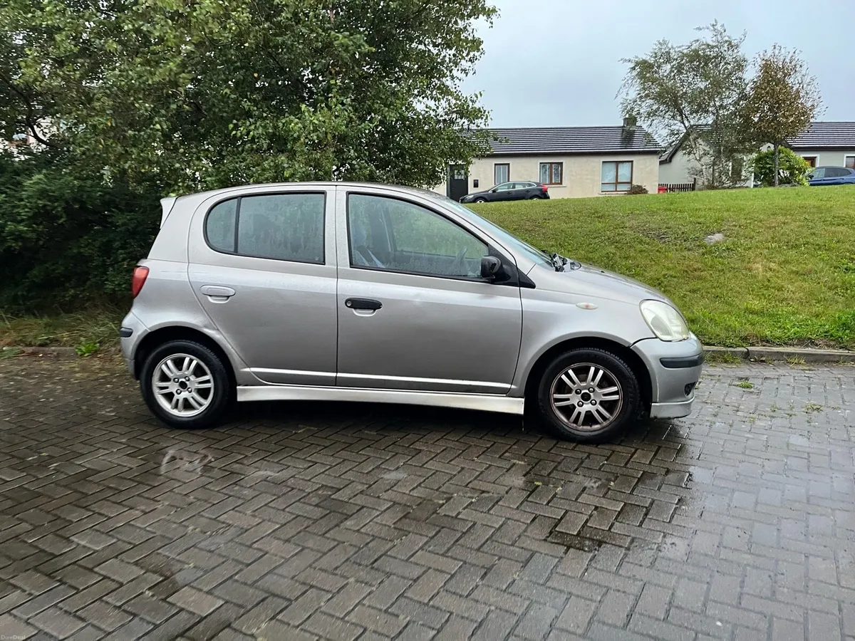 Toyota Yaris - Image 2