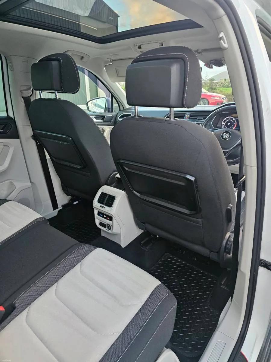 2017 VW TIGUAN R-LINE 2.0 TDI DSG - Image 3