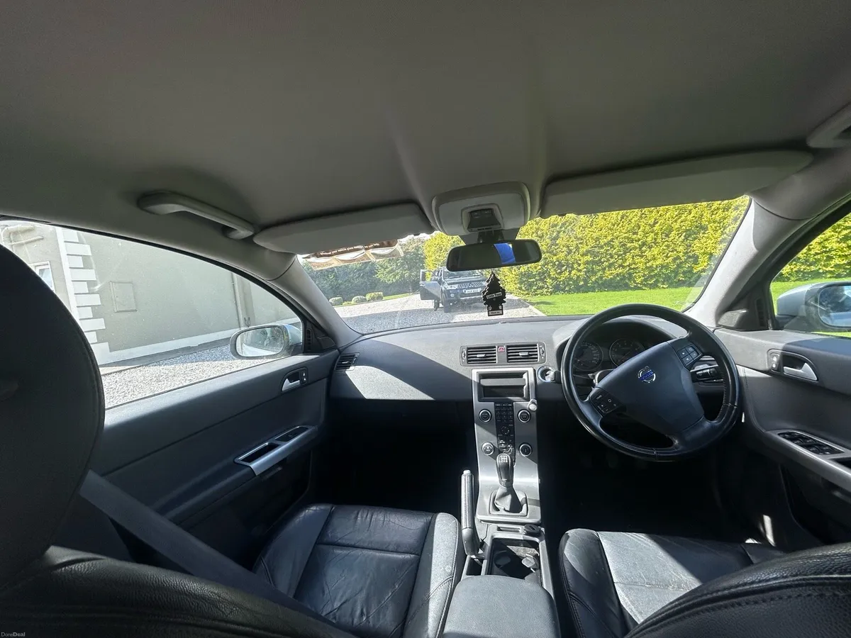Volvo S40 - Image 4