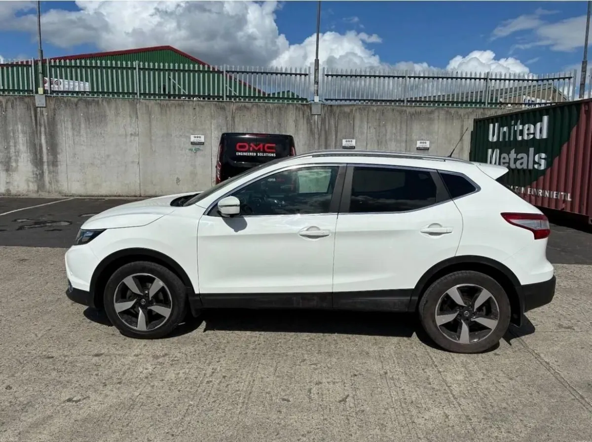 171 Nissan Qashqai 1.6 Automatic CV CVT Premium - Image 4