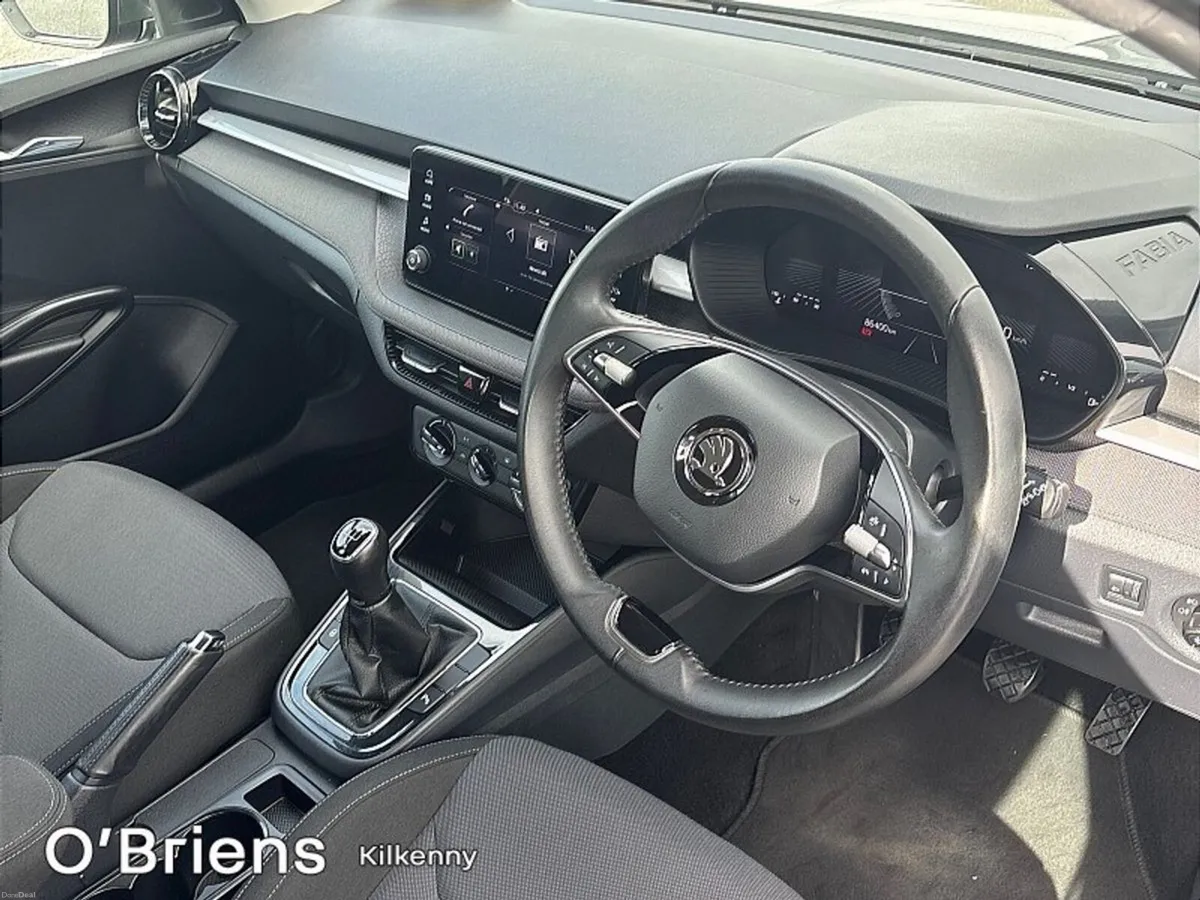 Skoda Fabia SELECTION 1.0 80BHP PRISTINE CONDITION - Image 5