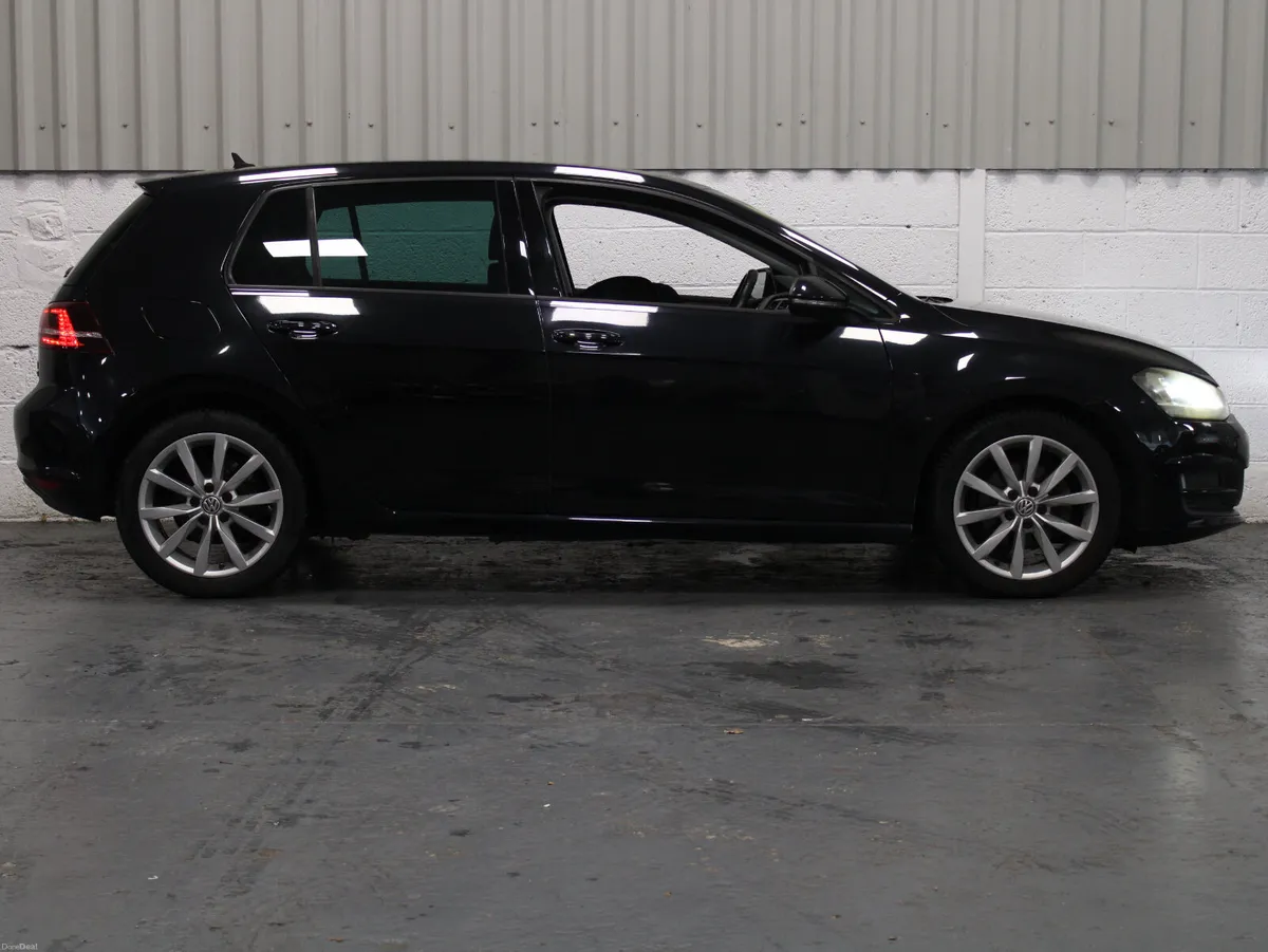 2017 Volkswagen Golf - Image 5