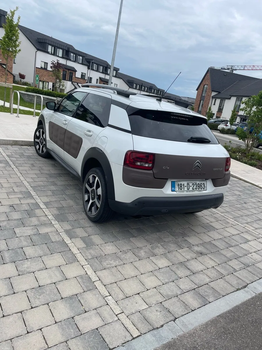 Car - Image 2