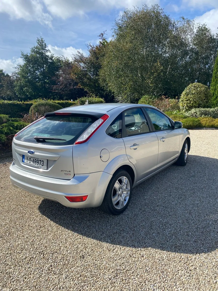 2011 Ford Focus Silver - Image 5