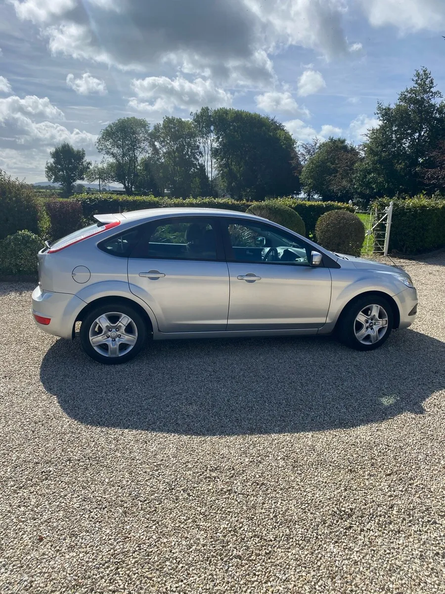 2011 Ford Focus Silver - Image 6