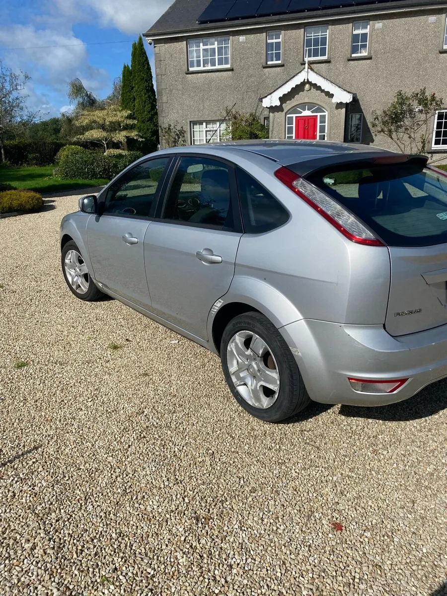 2011 Ford Focus Silver - Image 3