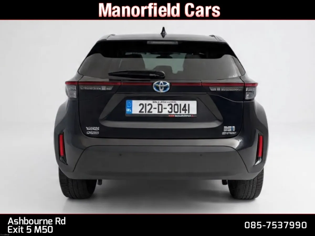 2021 Toyota Yaris Cross ADVENTURE AWD Hybrid Auto - Image 5