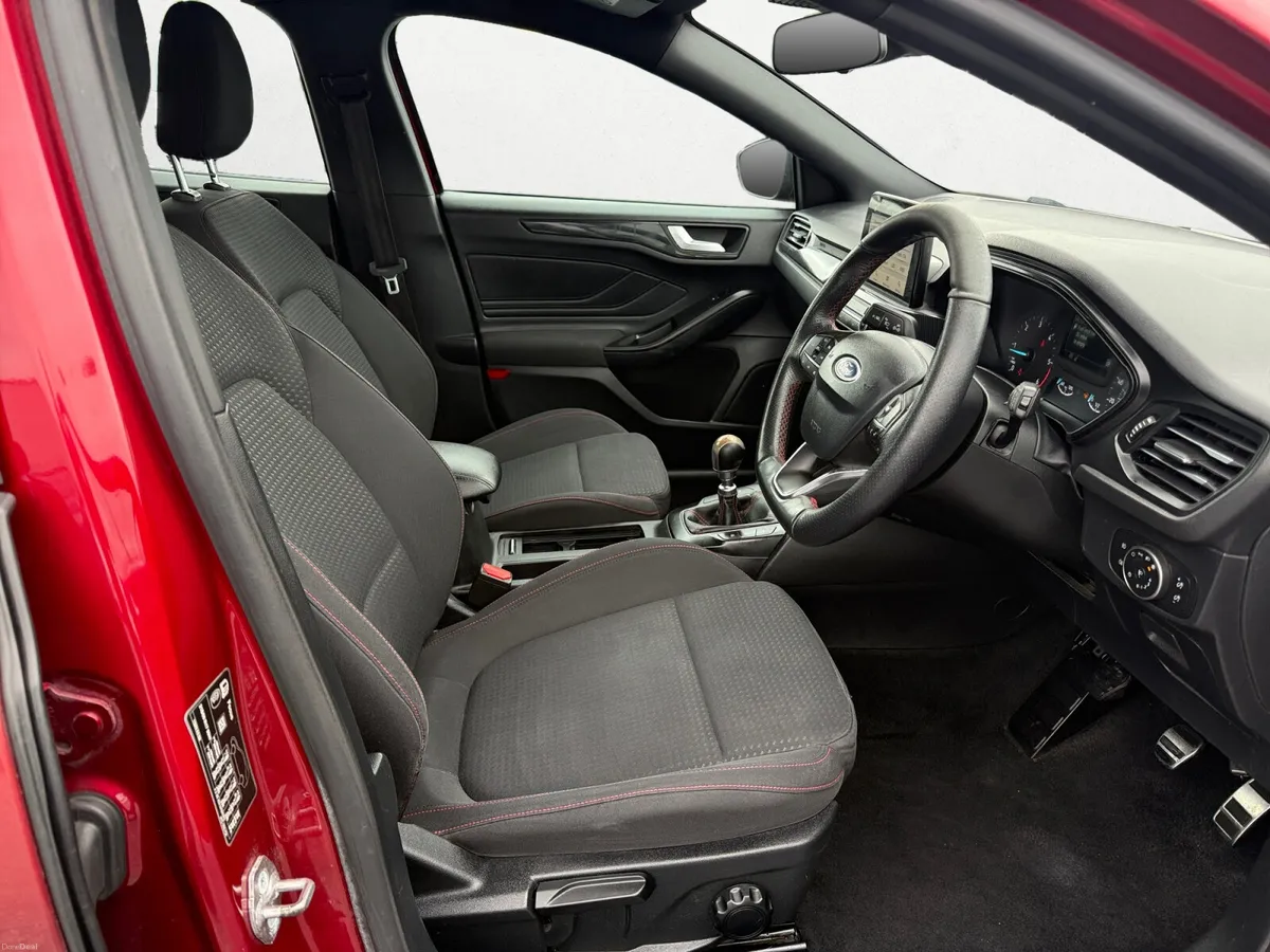 2018 Ford Focus 1.5TDCI ST-LINE 120BHP - Image 5