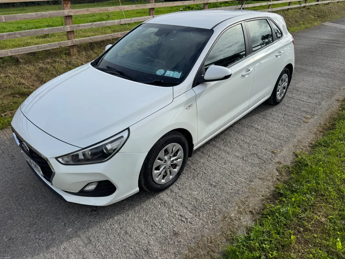 Hyundai i30 2019,Diesel,Manual - Image 1