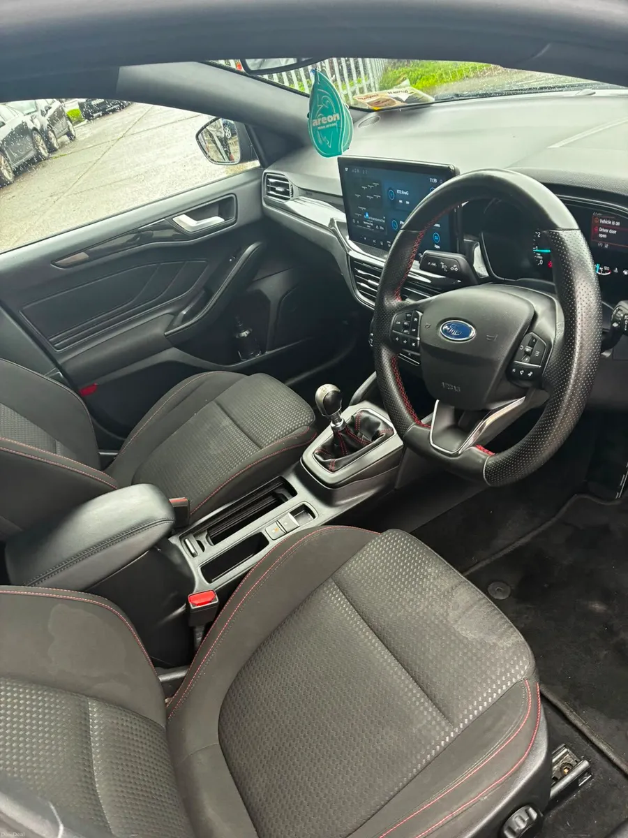 Car - Image 2