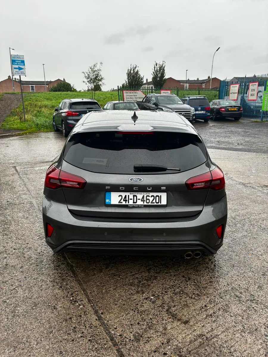 Car - Image 4