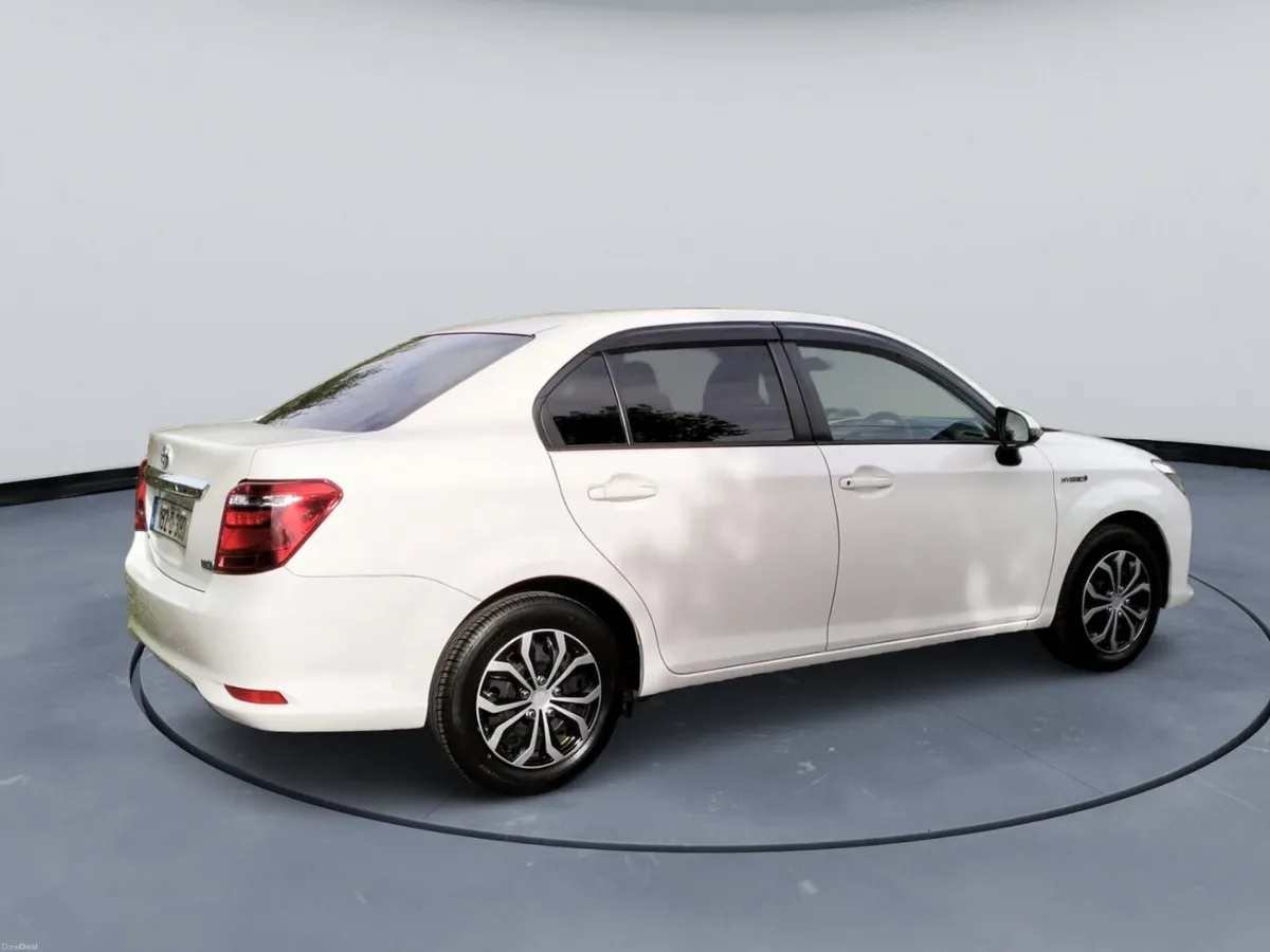 2018 Toyota Corolla Hybrid Automatic - Image 6
