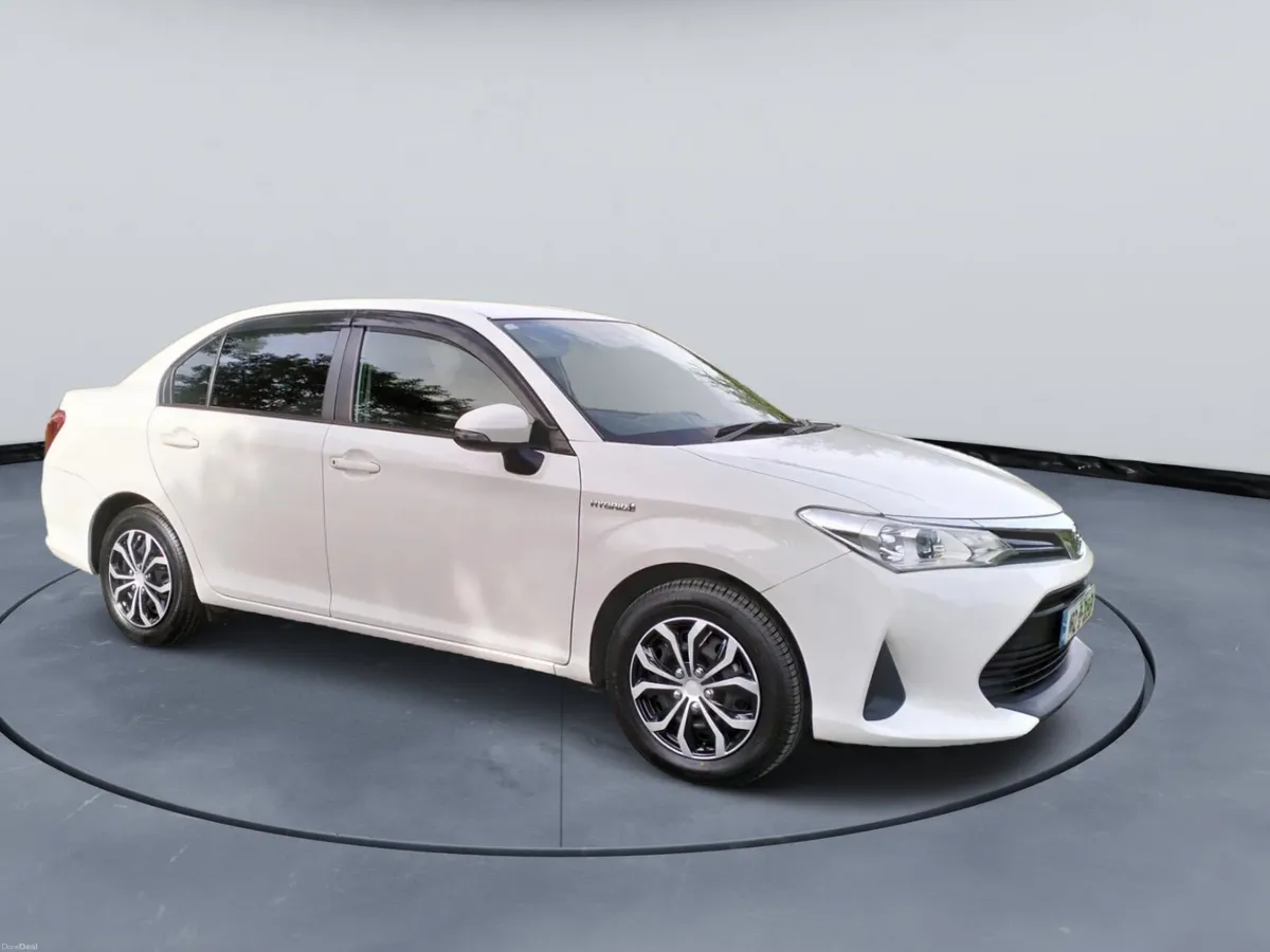 2018 Toyota Corolla Hybrid Automatic - Image 4