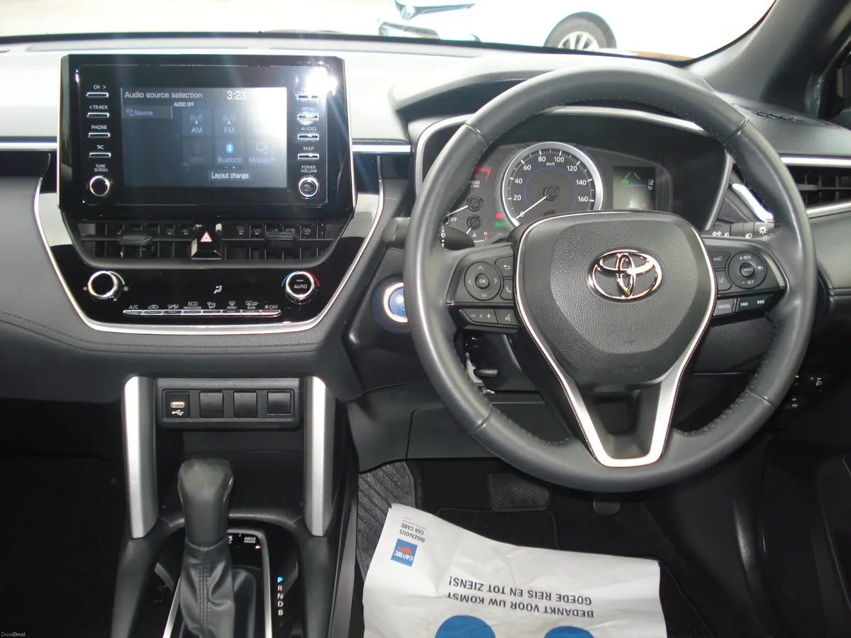 2023 Corolla Cross Hybrid Auto - Image 5