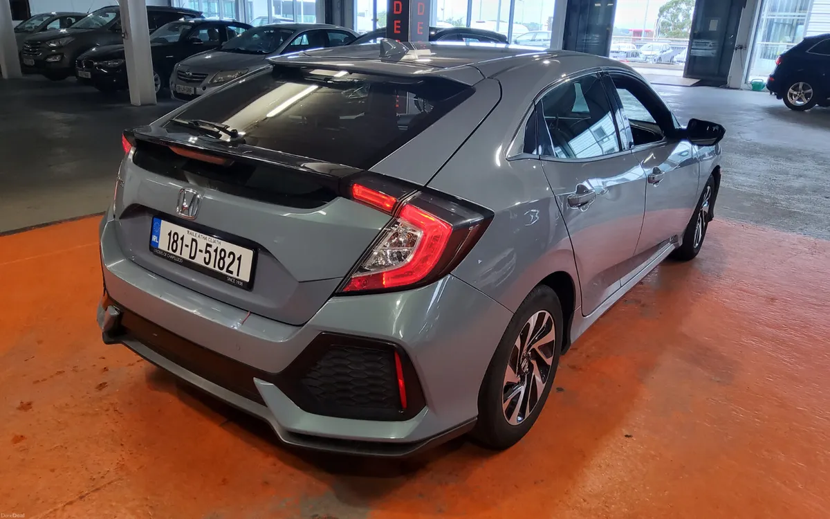 Honda Civic 2018 - Image 3