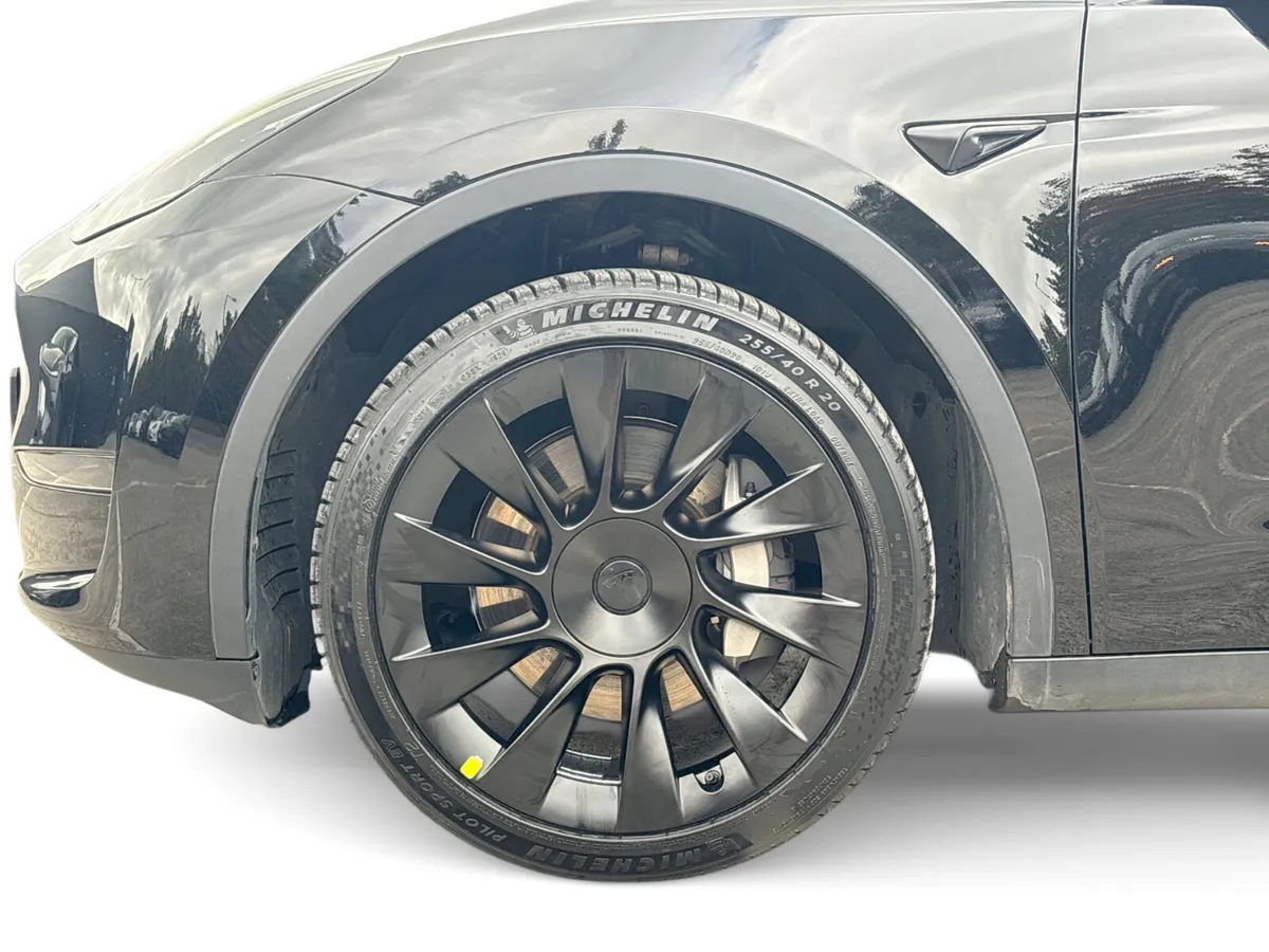 Tesla Model Y 2024 - Image 4