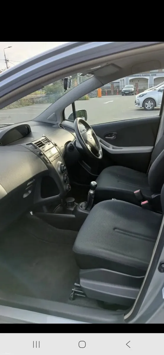 Toyota yaris mint condition - Image 5