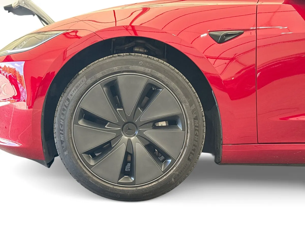 Tesla Model 3 2024 - Image 4
