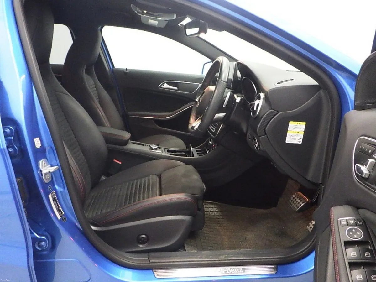 MERCEDES BENZ A180 AMG LINE AUTO 2016 - Image 6