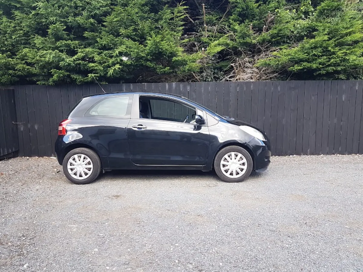 YARIS LOW KM.. TAX & TEST 1 YEAR - Image 3