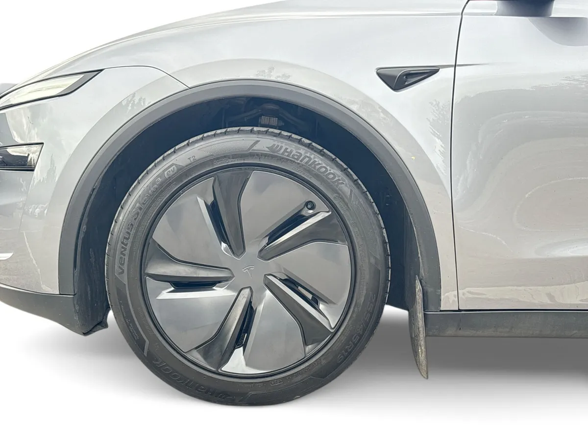 Tesla Model Y 2025 - Image 4