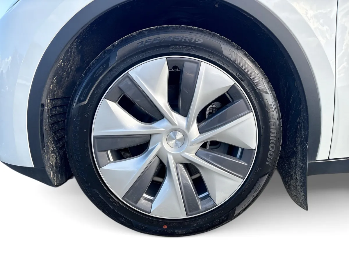 Tesla Model Y 2024 - Image 4