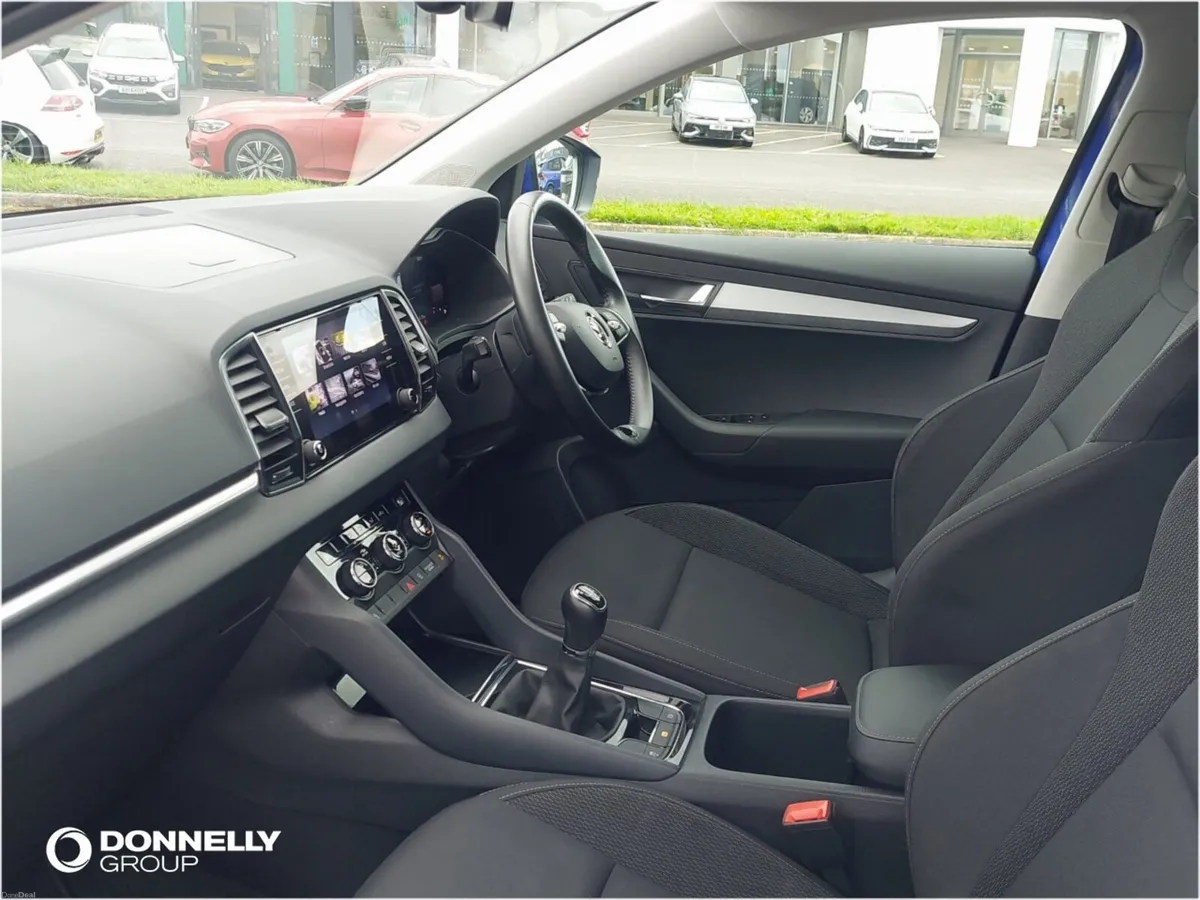Skoda KAROQ 1.0 TSI SE Drive 5dr - Image 2
