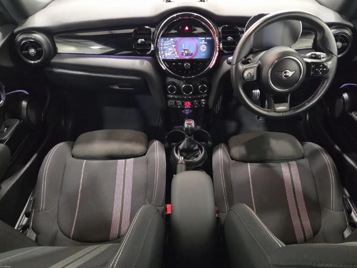 Mini Cooper 3-Door Cooper Sport - Image 4