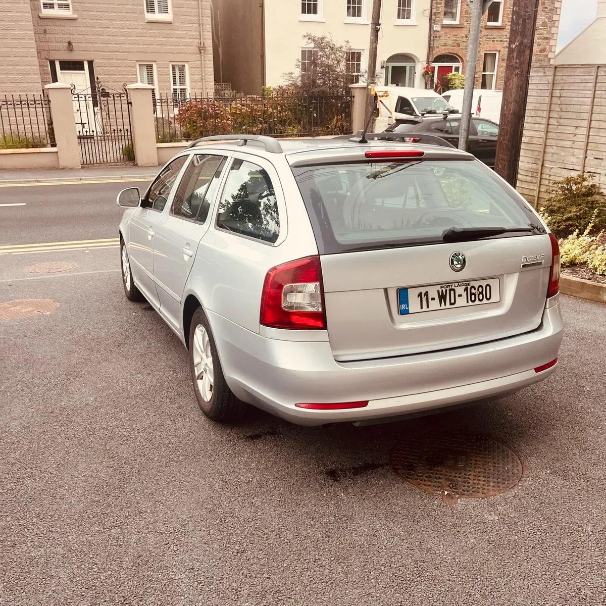 Car - Image 4